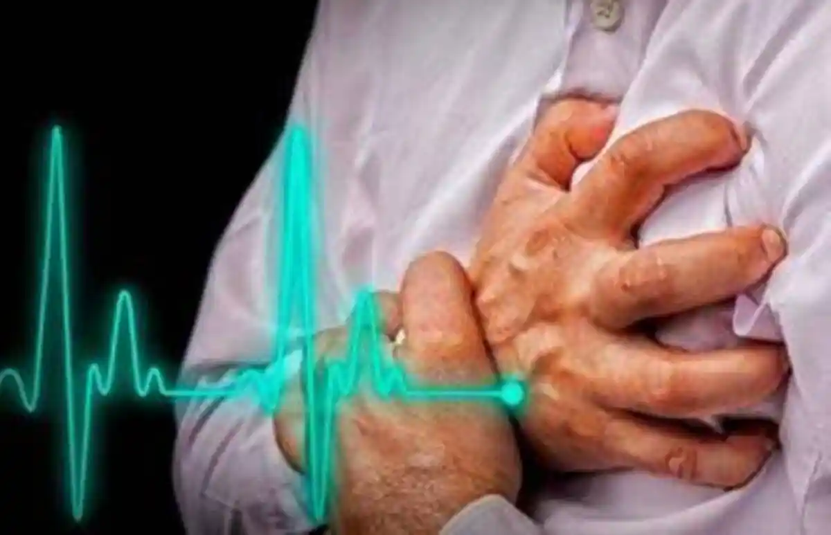 Heart Attack और दिल की परेशानियों से दूर रहने के लिए डाइट में शामिल करें ये फूड्स